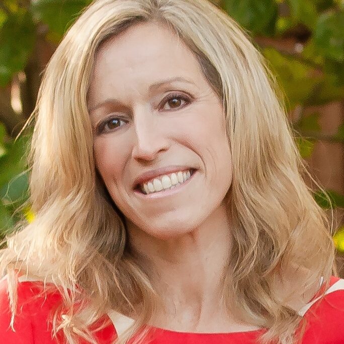Headshot_Caroline Loewy Headshot_Caroline Loewy
